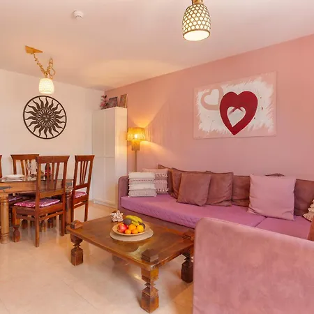 Apartament Away From *