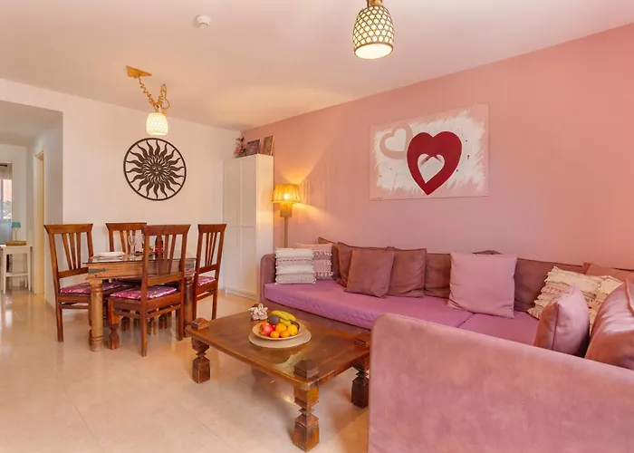 Apartament Away From *